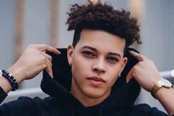 who is julian henry de niro