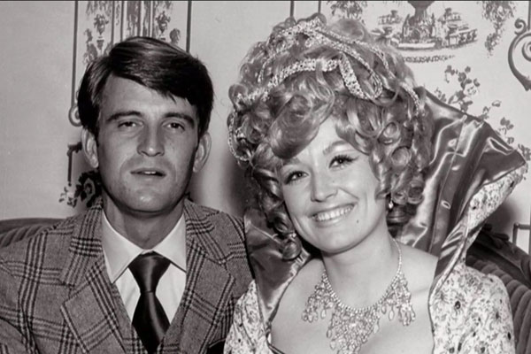 Dolly Parton and Carl Thomas Dean Met Each Other