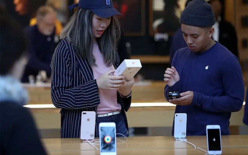 buying the iphone