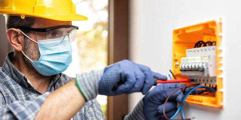Considering Safety When Hiring an Electrician
