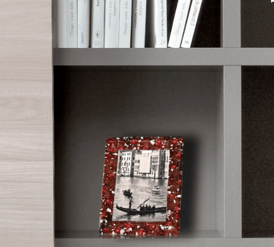 How To Effectively Use Murano Glass Picture Frames to Enhance Your Living Rooms Decoration