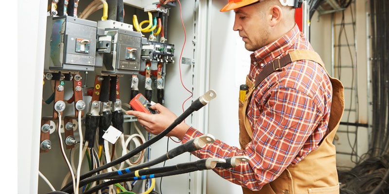 What Are the Benefits of Becoming a Professional Electrician?