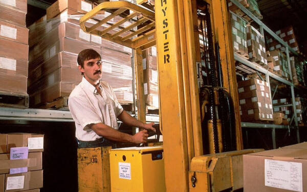 Navigating Supply Chain Disruptions in Transportation and Warehousing