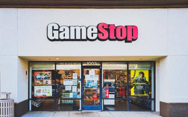 what time does gamestop close