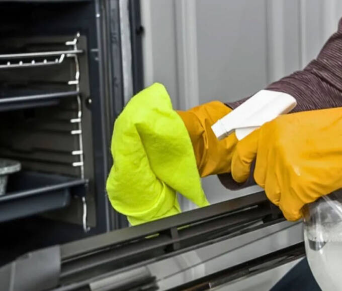 Domestic Oven Cleaning